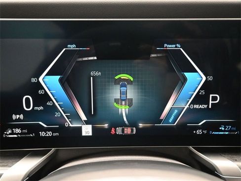 New 2025 BMW 750e xDrive w/ Premium Package image 28