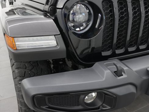Used 2023 Jeep Gladiator Sport AWD/4WD image 22