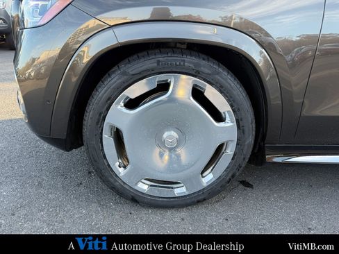 Certified 2024 Mercedes-Benz Maybach GLS 600 4MATIC image 12