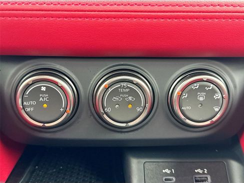 Used 2024 Nissan Z Performance w/ Floor Mat Package image 17