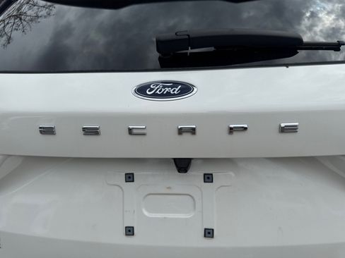 New 2024 Ford Escape ST-Line Select w/ Tech Pack #2 image 24