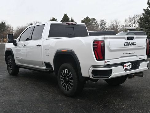 Used 2024 GMC Sierra 3500 Denali Ultimate AWD/4WD image 10