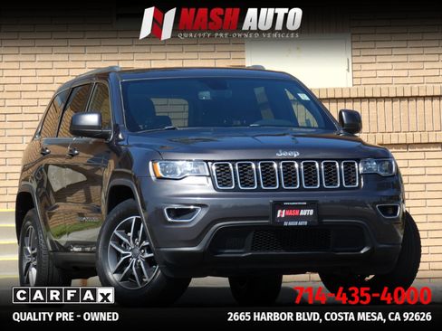 Used 2019 Jeep Grand Cherokee Laredo w/ 18" Wheel & 8.4" Radio Group RWD image 5