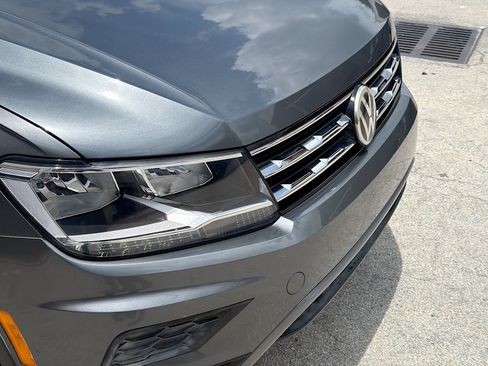 Used 2018 Volkswagen Tiguan SE FWD image 35