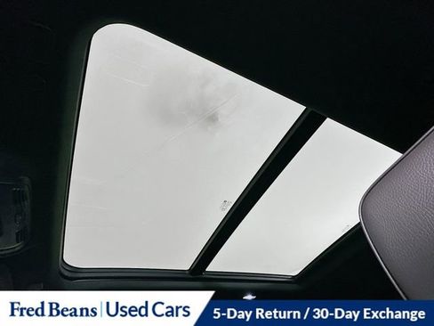 Used 2022 GMC Yukon Denali w/ Denali Premium Package image 25