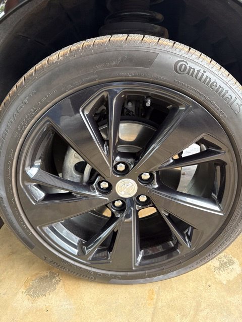 Used 2021 Buick Envision Essence w/ Sport Touring Package FWD image 5