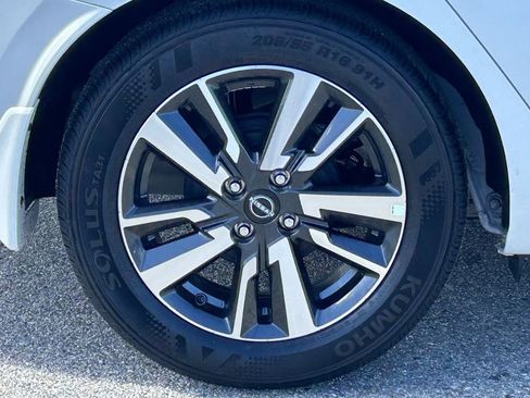 New 2025 Nissan Versa SV image 7