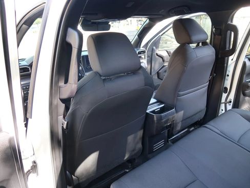 Used 2025 Toyota Tacoma SR5 AWD/4WD image 24
