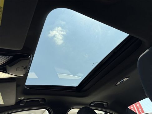 Used 2024 BMW 330i Sedan image 16