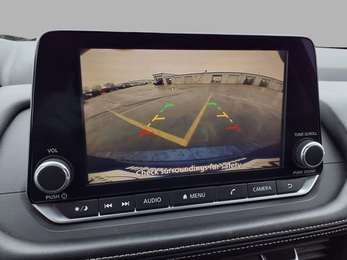 Certified 2025 Nissan Rogue SV image 6