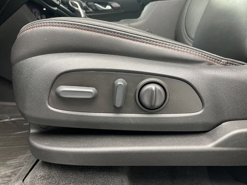 Certified 2023 Chevrolet Traverse RS image 24