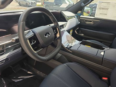 New 2026 INFINITI QX80 4WD w/ Sport Exterior Package image 21