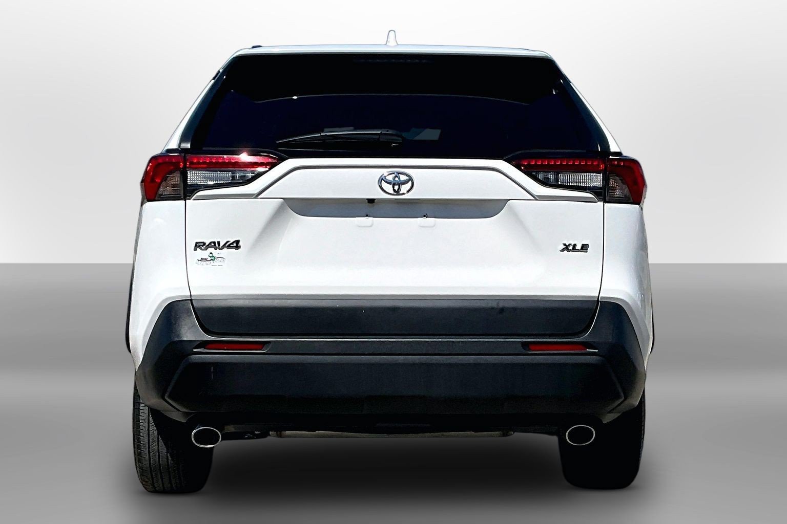 Used 2025 Toyota RAV4 XLE FWD image 4