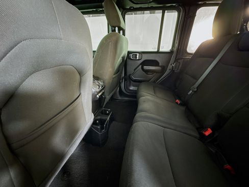 Used 2020 Jeep Wrangler Unlimited Sport S image 24