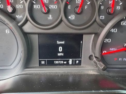 Used 2020 Chevrolet Silverado 1500 Custom w/ Custom Value Package image 15