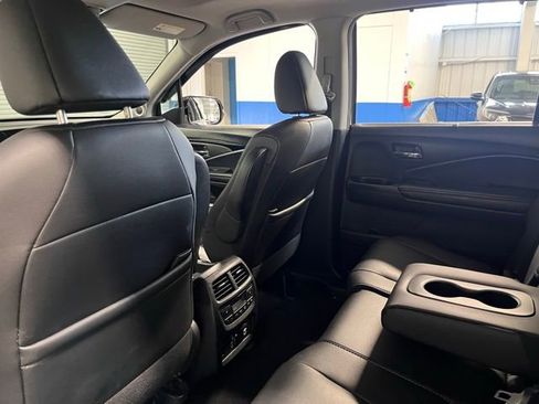 Used 2020 Honda Pilot Touring image 17