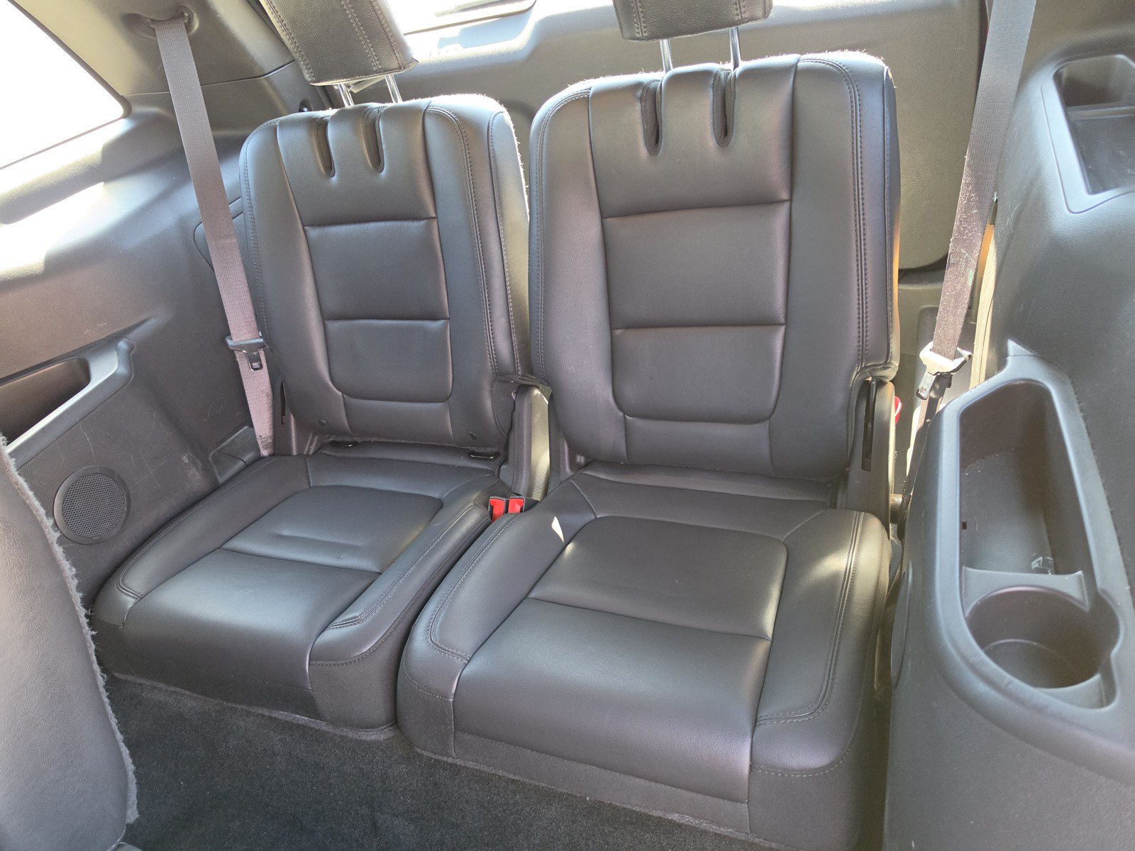 Used 2015 Ford Explorer XLT w/ Equipment Group 202B FWD image 13