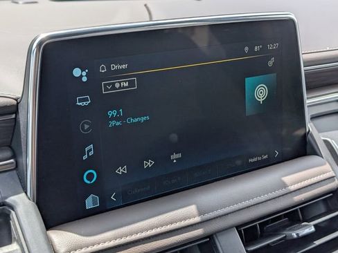 Used 2022 Chevrolet Suburban LT w/ Luxury Package image 21