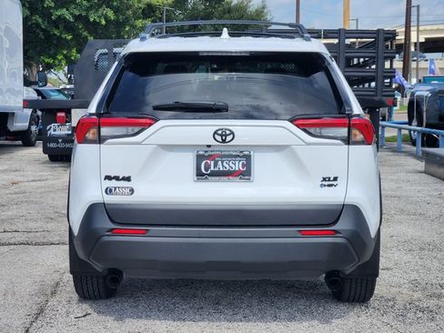 Used 2025 Toyota RAV4 XLE w/ Convenience Package AWD/4WD image 6