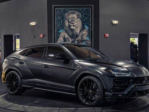 Used 2019 Lamborghini Urus AWD/4WD image 16