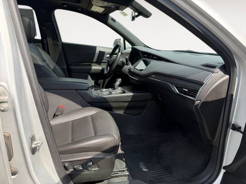 Used 2019 Cadillac XT4 Sport w/ Cold Weather Package AWD/4WD image 14