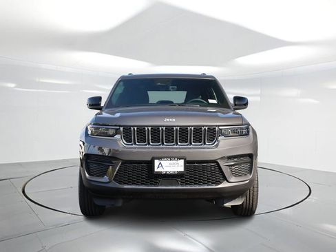 New 2025 Jeep Grand Cherokee Laredo w/ MOPAR Finishing Package image 4