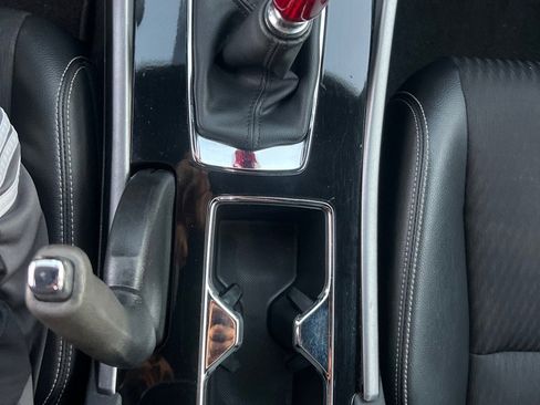 Used 2016 Honda Accord Sport image 31