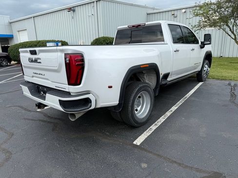Used 2024 GMC Sierra 3500 Denali Ultimate AWD/4WD image 7