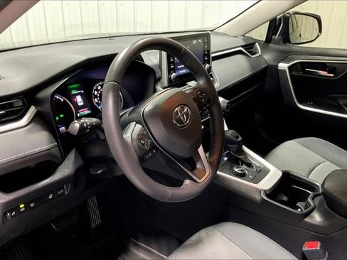 Used 2020 Toyota RAV4 XLE w/ Convenience Package image 14