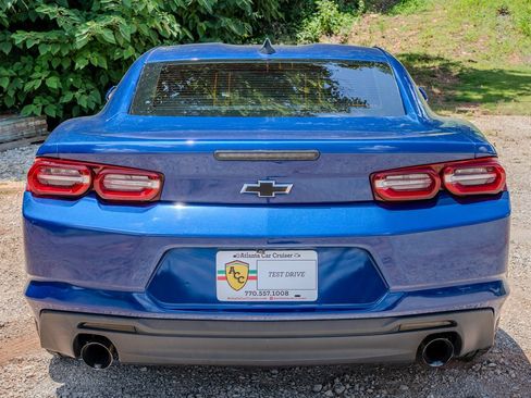 Used 2020 Chevrolet Camaro LT RWD image 4