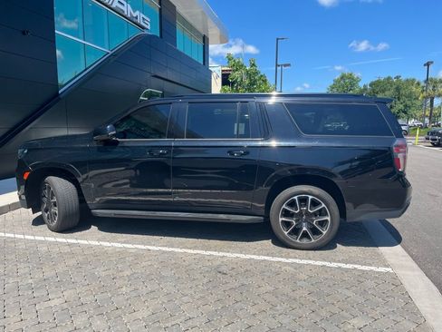 Used 2021 Chevrolet Suburban RST w/ Luxury Package AWD/4WD image 7