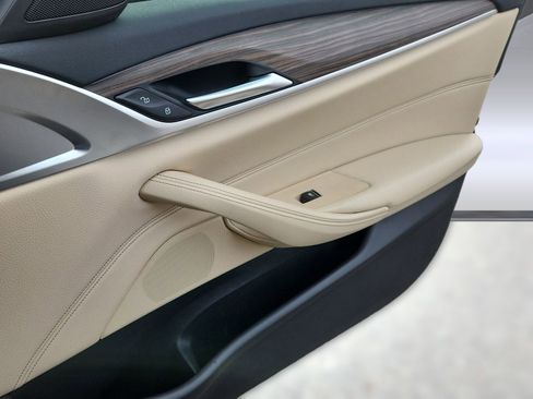 Used 2018 BMW 530e xDrive 530e xDrive iPerformance image 19