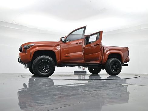 Used 2025 Toyota Tacoma TRD Sport image 51