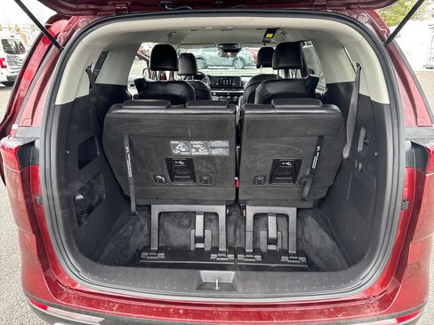 Used 2024 Kia Carnival LX image 22