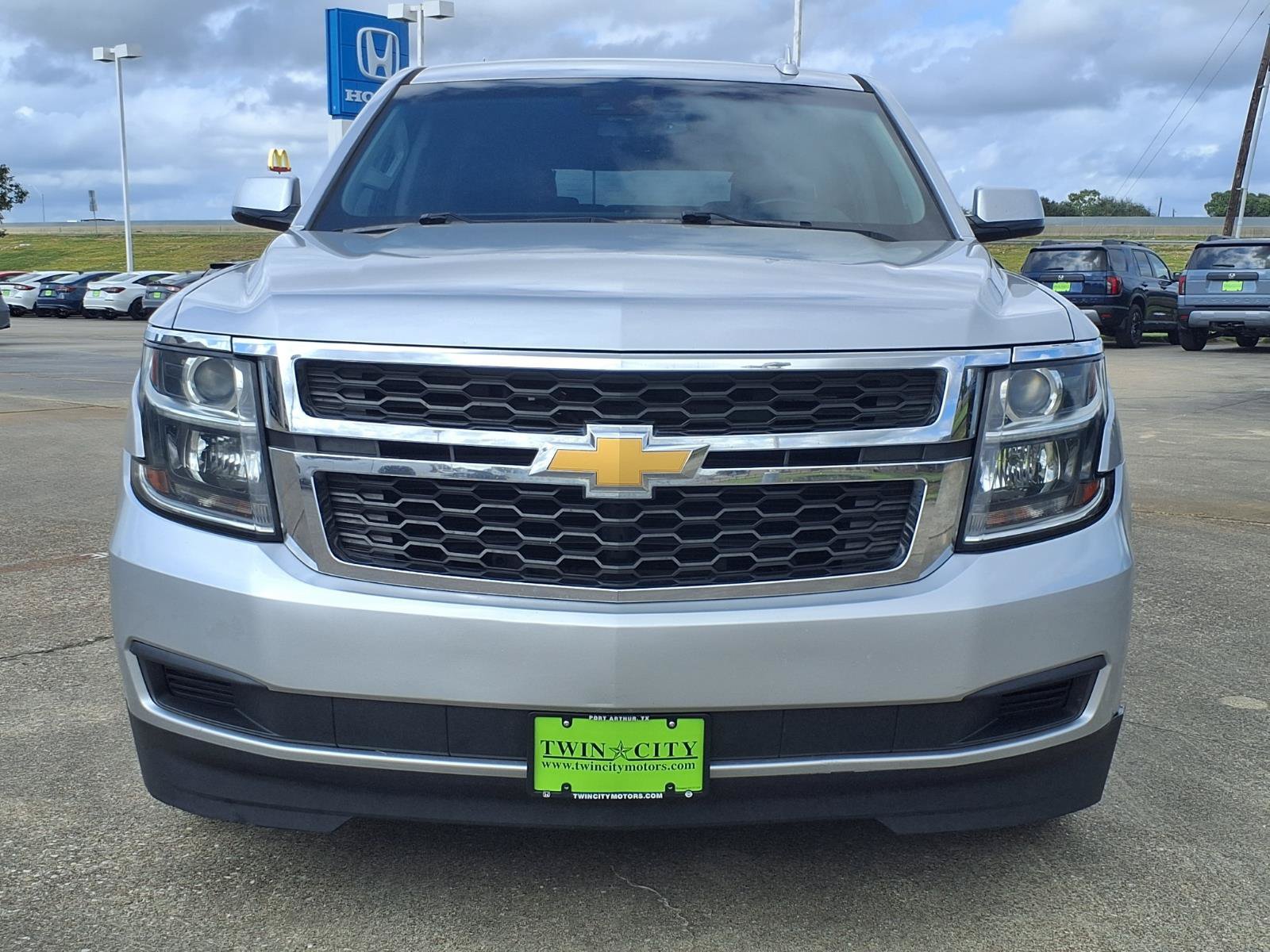 Used 2018 Chevrolet Suburban LT AWD/4WD image 5