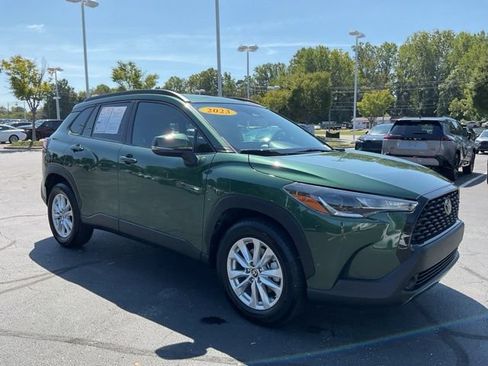 Used 2023 Toyota Corolla Cross LE FWD image 5