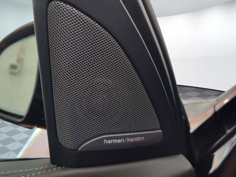 Used 2026 BMW X5 xDrive50e w/ M Sport Package image 19