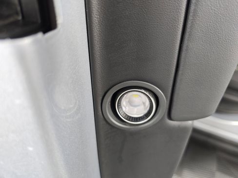 Used 2024 Rivian R1S Adventure AWD/4WD image 32