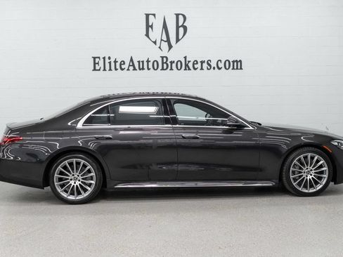 Used 2022 Mercedes-Benz S 500 4MATIC w/ AMG Line Package image 5