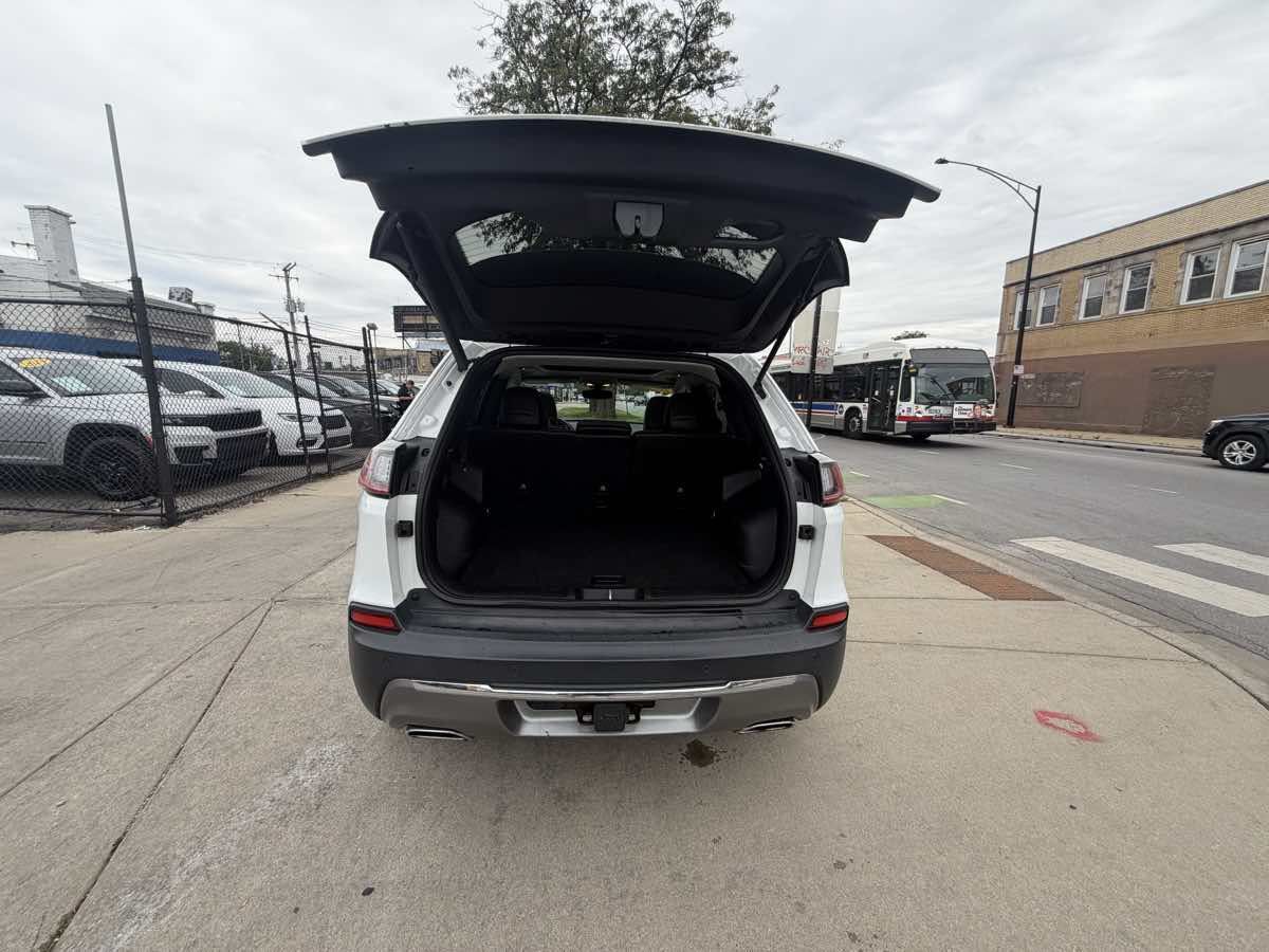 Used 2019 Jeep Cherokee Limited w/ Trailer Tow Group AWD/4WD image 22