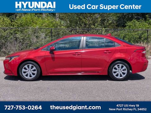 Used 2021 Toyota Corolla LE FWD image 2