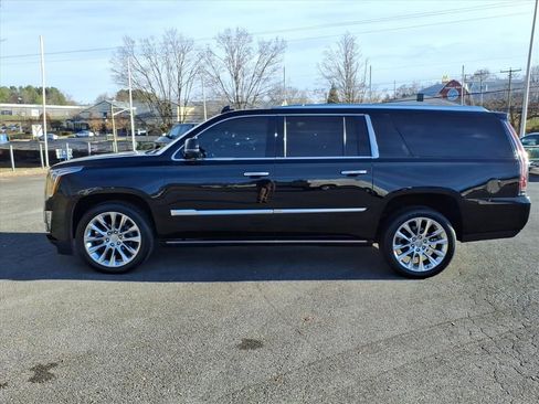 Used 2019 Cadillac Escalade ESV Premium Luxury image 3