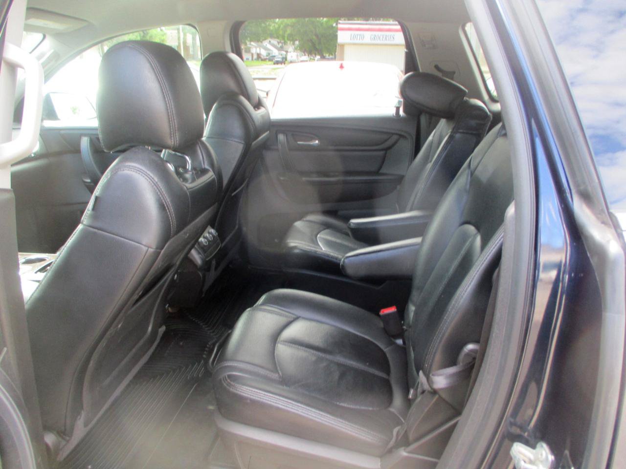 Used 2016 Chevrolet Traverse LT FWD image 11