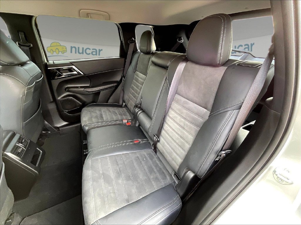 Used 2024 Mitsubishi Outlander SE AWD/4WD image 14