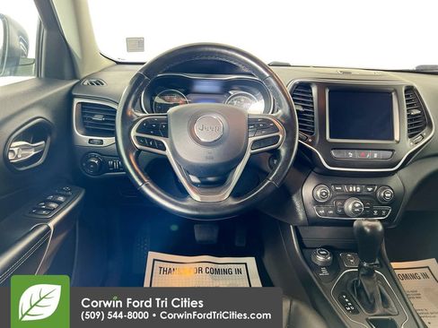 Used 2021 Jeep Cherokee Latitude Lux w/ Comfort/Convenience Group AWD/4WD image 25