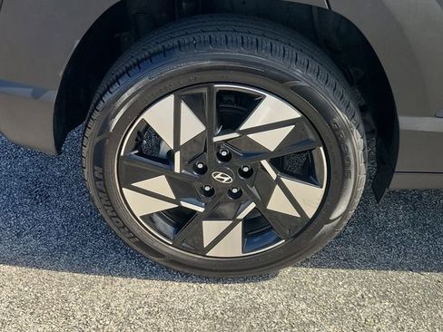 Used 2024 Hyundai Kona SEL AWD/4WD image 6