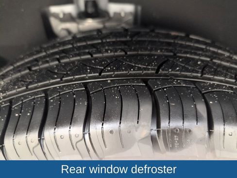 Used 2024 Ford Edge SE image 19