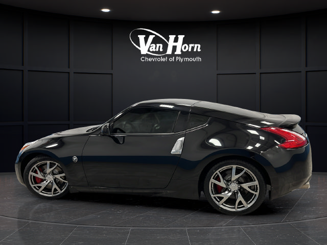 Used 2016 Nissan 370Z Coupe RWD image 4