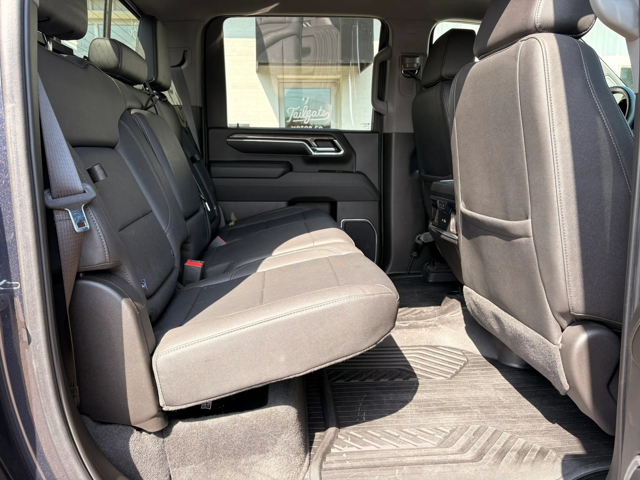 Used 2024 Chevrolet Silverado 2500 LTZ w/ LTZ Plus Package AWD/4WD image 10