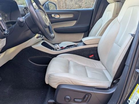 Used 2020 Volvo XC40 T5 Inscription image 11